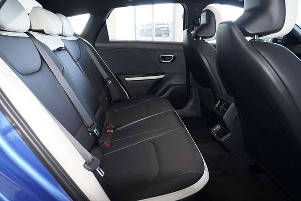 2025 Kia K4 GT-Line CL4m
