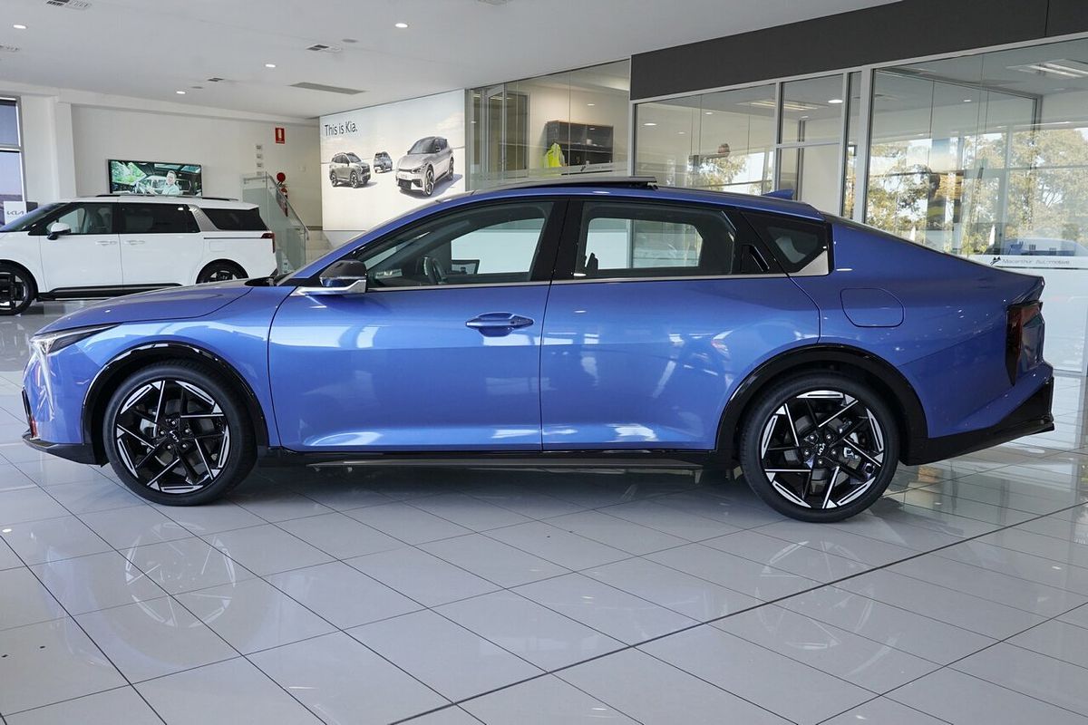 2025 Kia K4 GT-Line CL4m