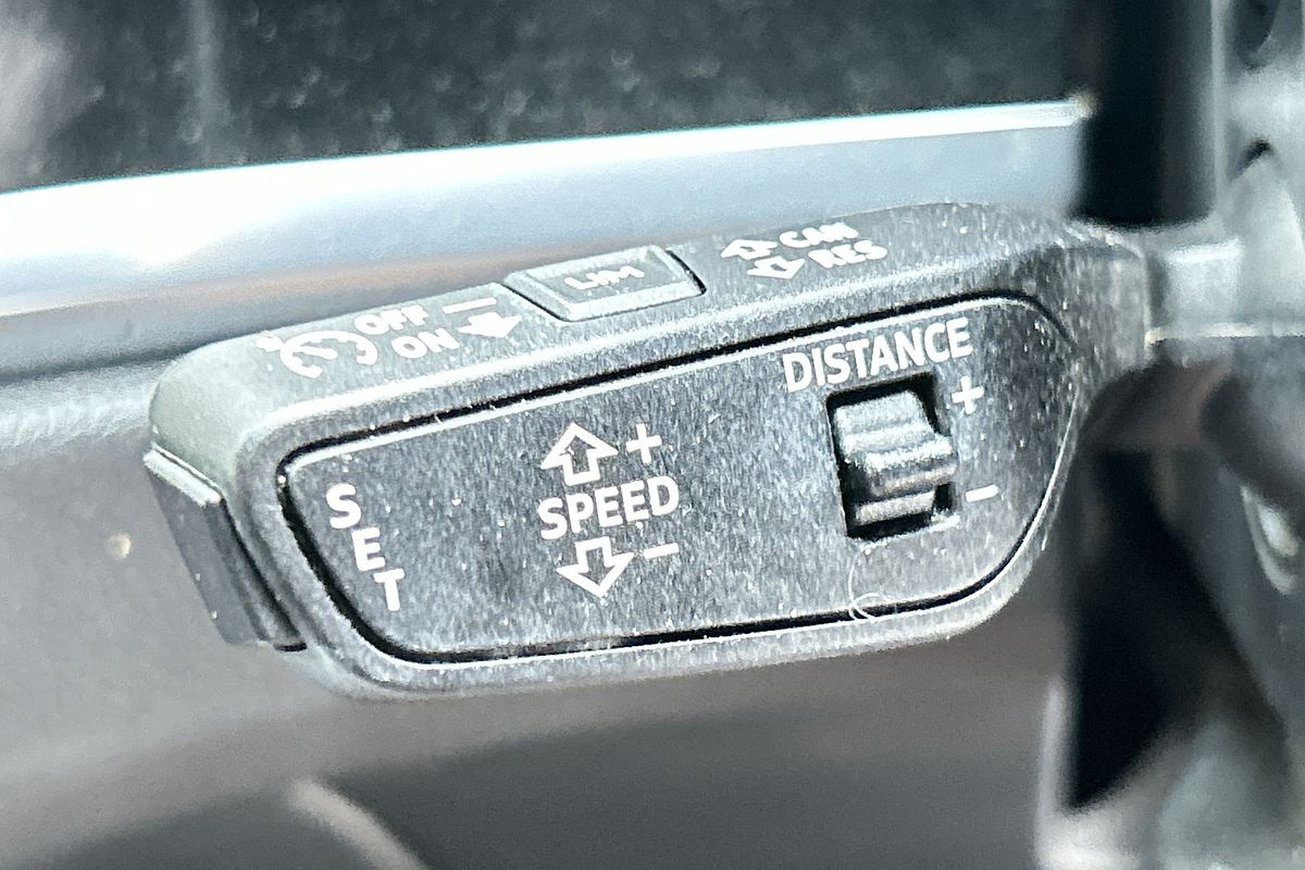 2022 Audi Q3 35 TFSI S line F3