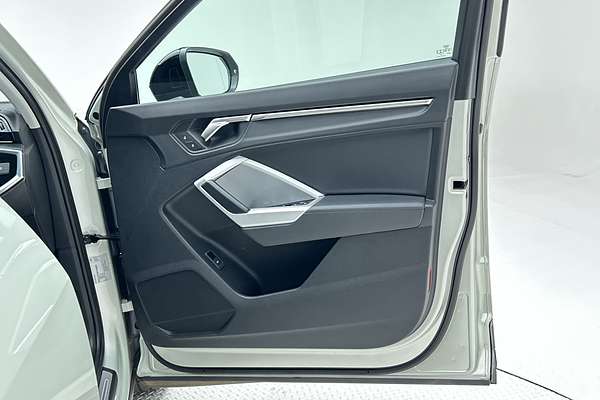 2022 Audi Q3 35 TFSI S line F3