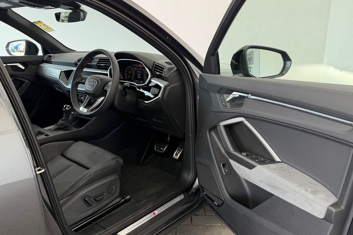 2025 Audi Q3 40 TFSI S line F3