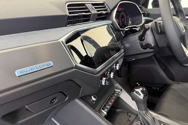 2025 Audi Q3 40 TFSI S line F3