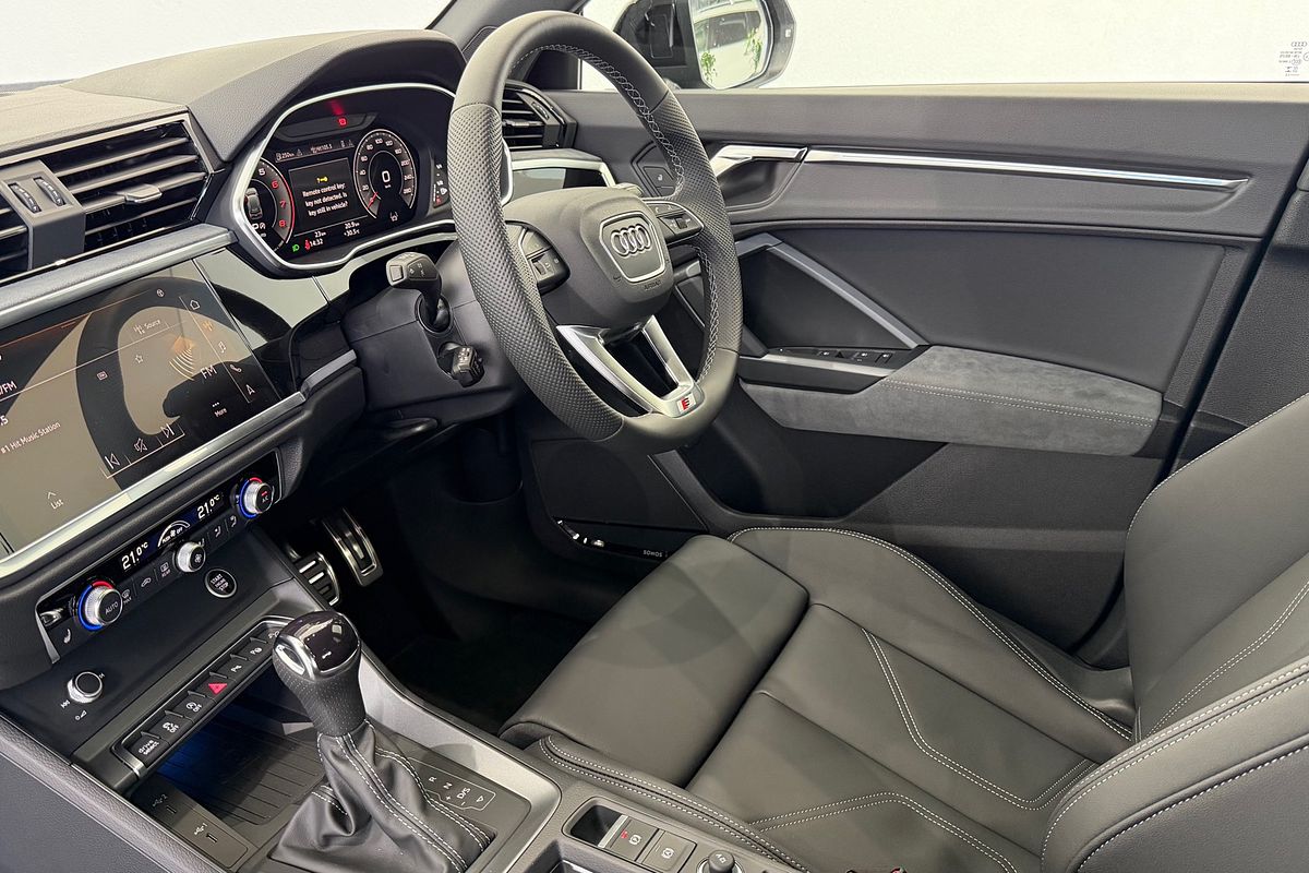 2025 Audi Q3 40 TFSI S line F3