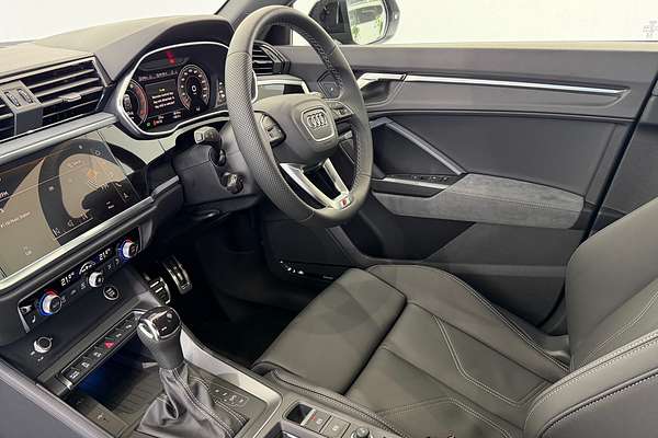 2025 Audi Q3 40 TFSI S line F3