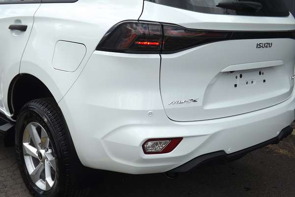 2025 Isuzu MU-X LS-M
