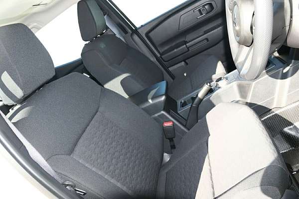 2025 Mitsubishi Triton GLX MV 4X4