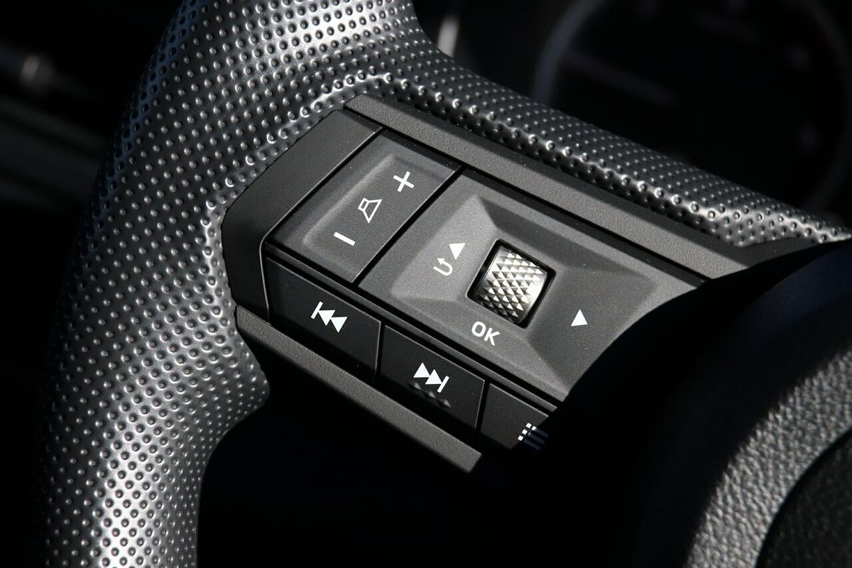 2025 Mitsubishi Triton GLX MV 4X4