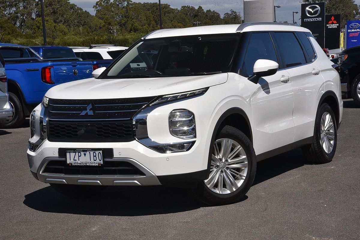 2024 Mitsubishi Outlander LS ZM