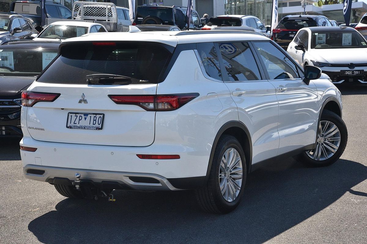 2024 Mitsubishi Outlander LS ZM