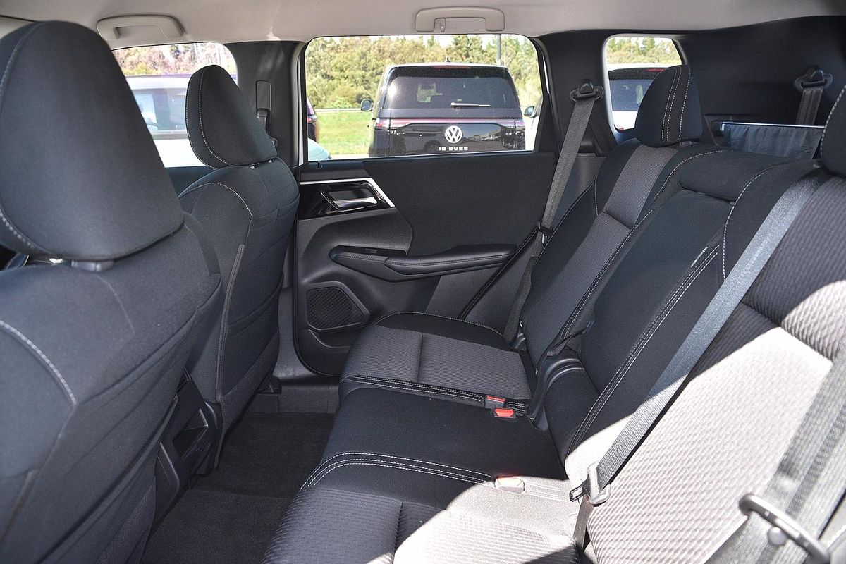 2024 Mitsubishi Outlander LS ZM