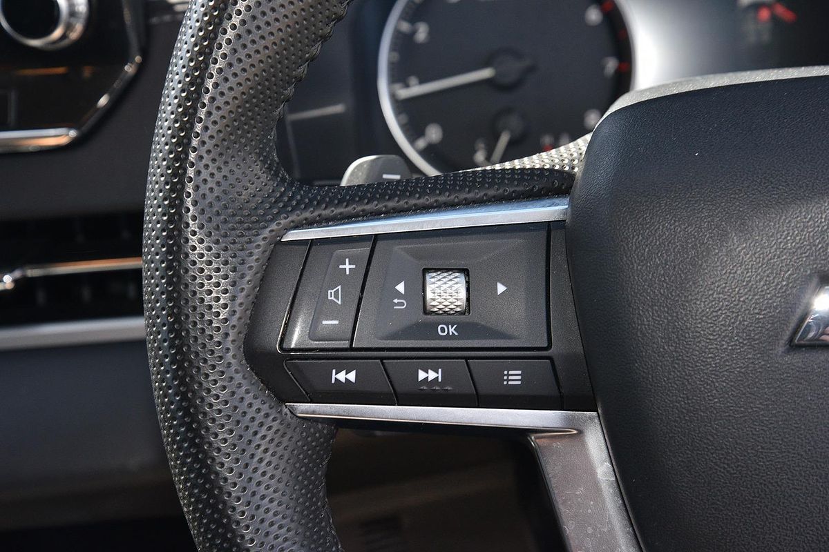 2024 Mitsubishi Outlander LS ZM