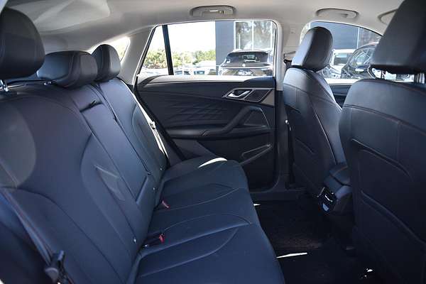 2025 MG HS Excite AS33