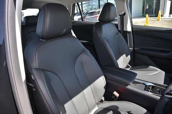 2025 MG HS Excite AS33