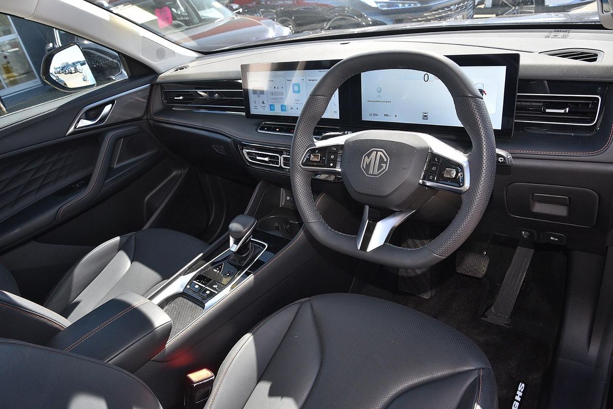 2025 MG HS Excite AS33