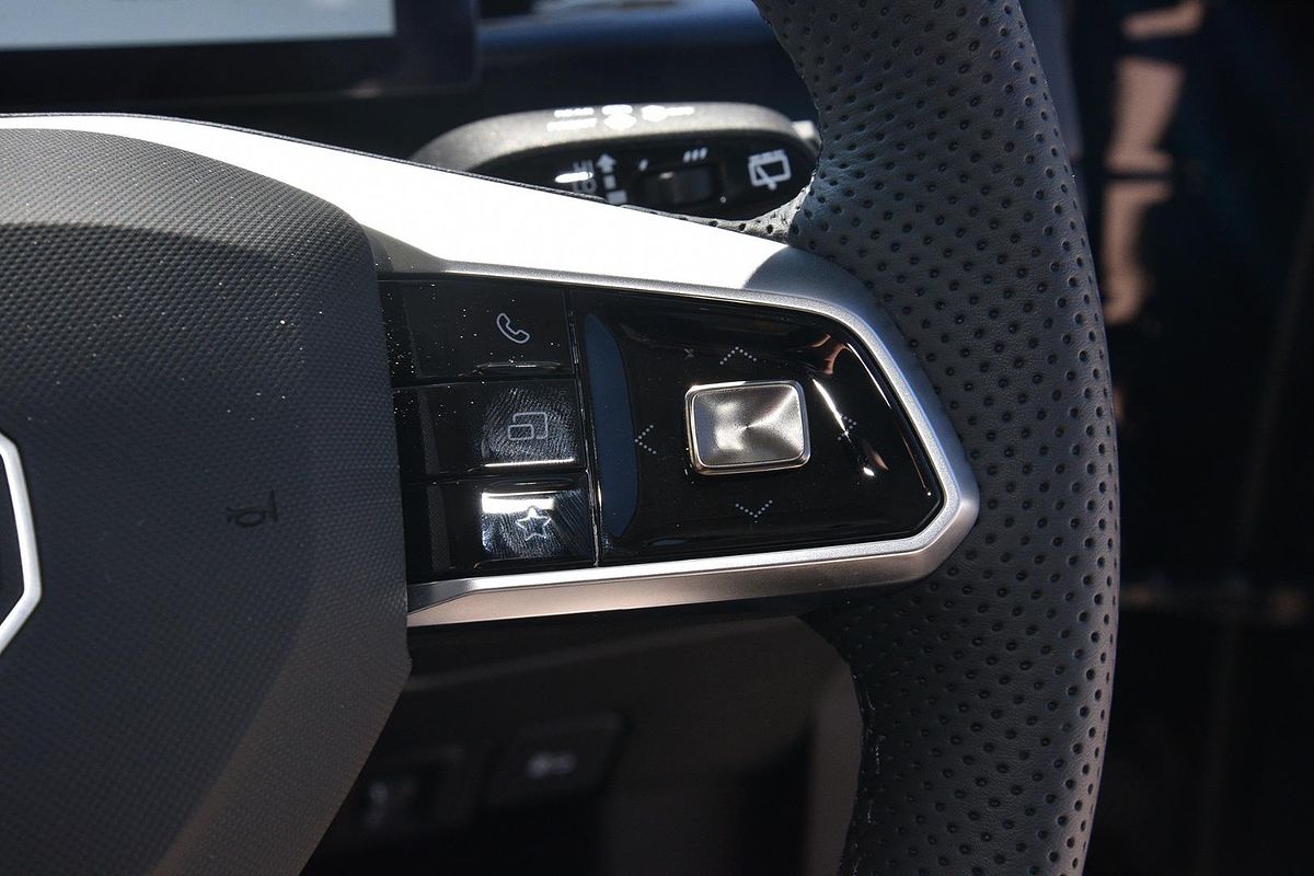 2025 MG HS Excite AS33