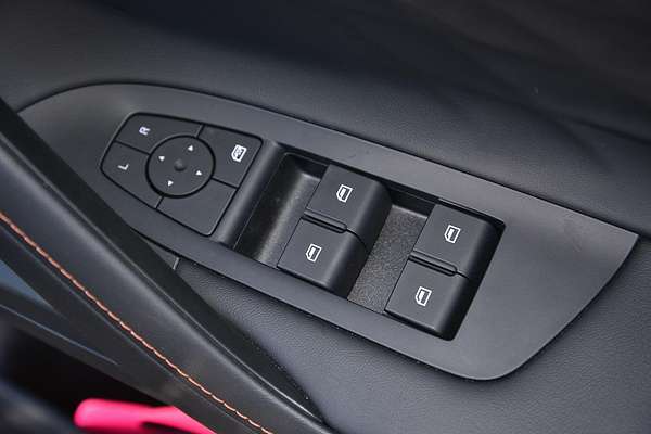 2025 MG HS Excite AS33