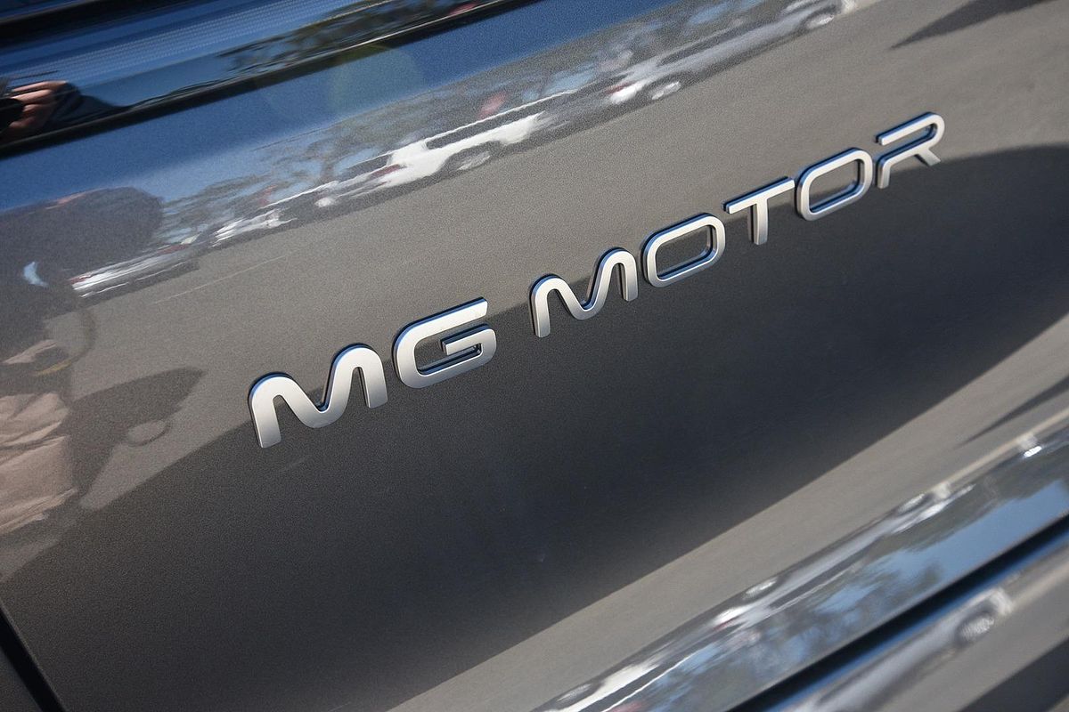 2025 MG IM6 Platinum S12L