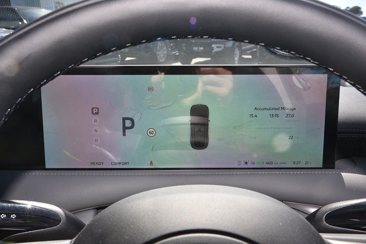 2025 MG IM6 Platinum S12L