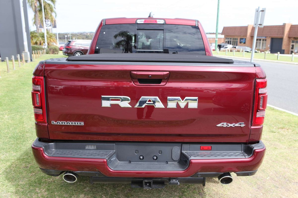 2024 RAM 1500 Laramie Sport RamBox DT 4X4 SWB