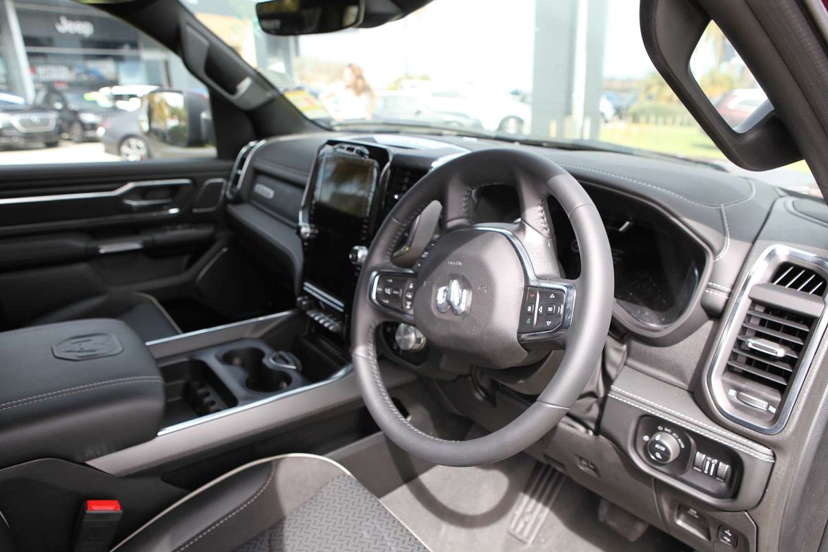 2024 RAM 1500 Laramie Sport RamBox DT 4X4 SWB