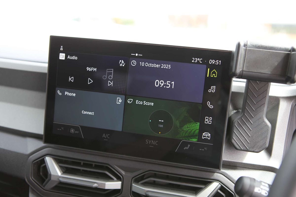 2025 Renault Duster Techno X1311