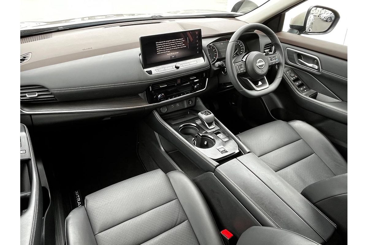 2025 Nissan X-TRAIL ST-L T33