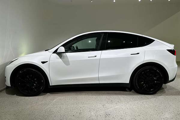2023 Tesla Model Y Rear-Wheel Drive