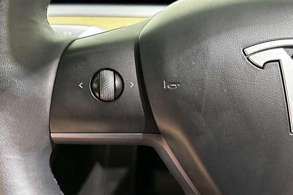 2023 Tesla Model Y Rear-Wheel Drive