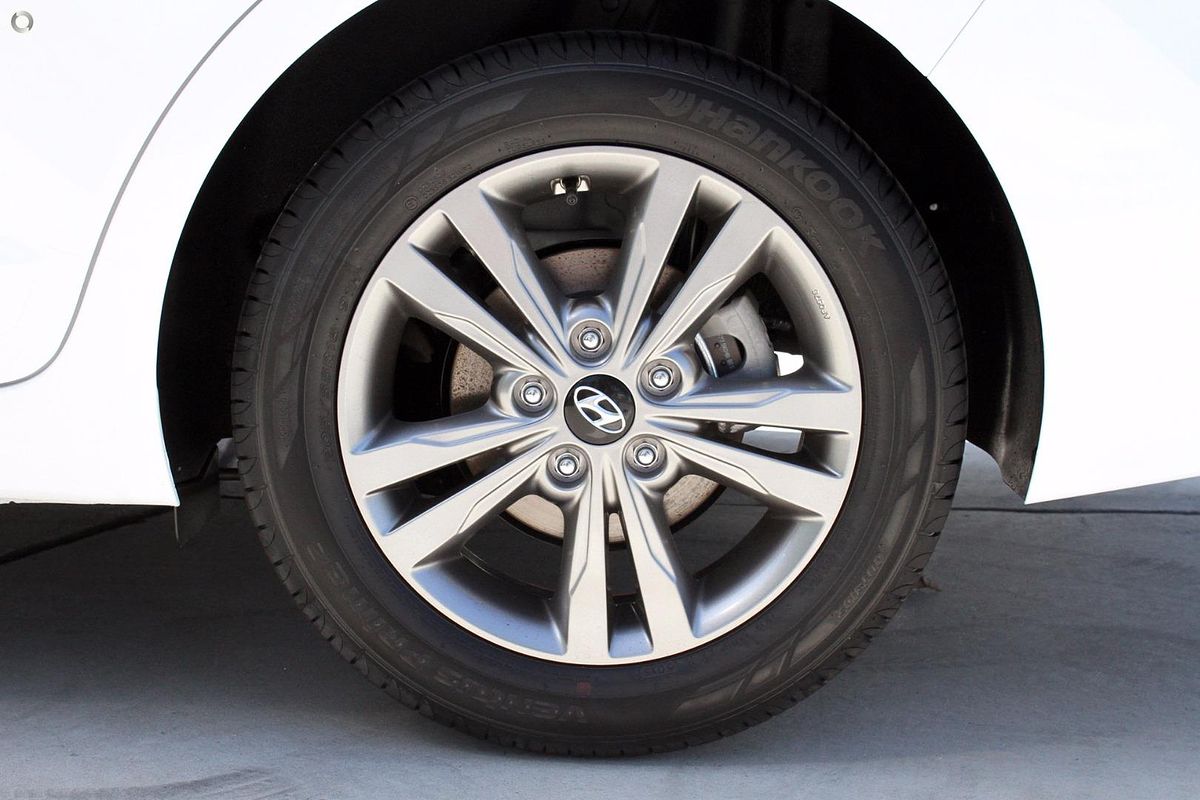 2018 Hyundai Elantra Active AD