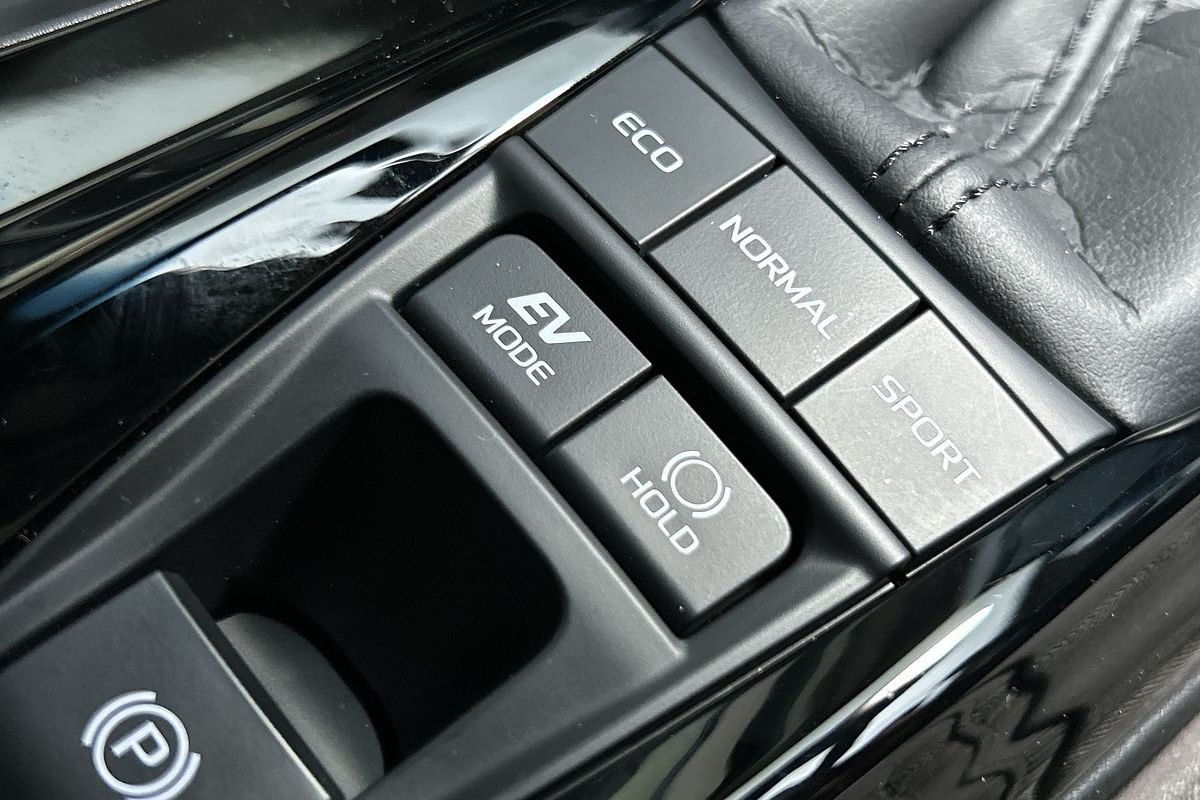 2025 Toyota Camry Ascent AXVH80R