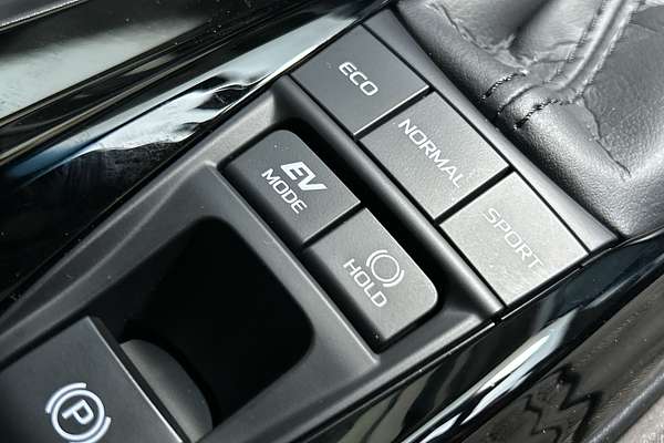 2025 Toyota Camry Ascent AXVH80R