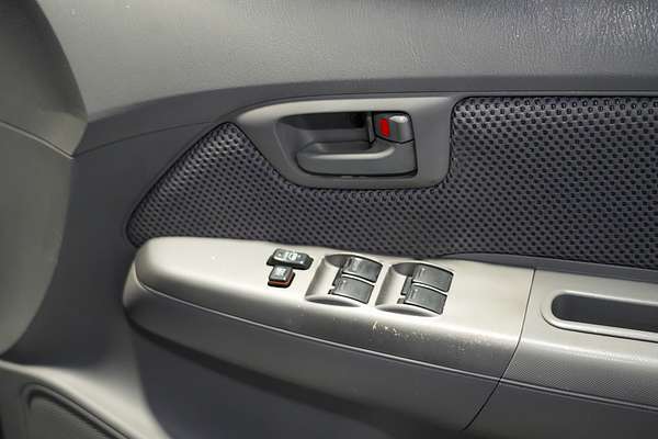 2011 Toyota Hilux SR5 KUN26R 4X4