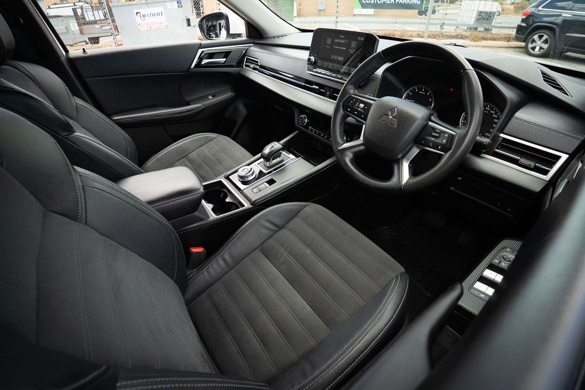 2023 Mitsubishi Outlander Aspire ZM