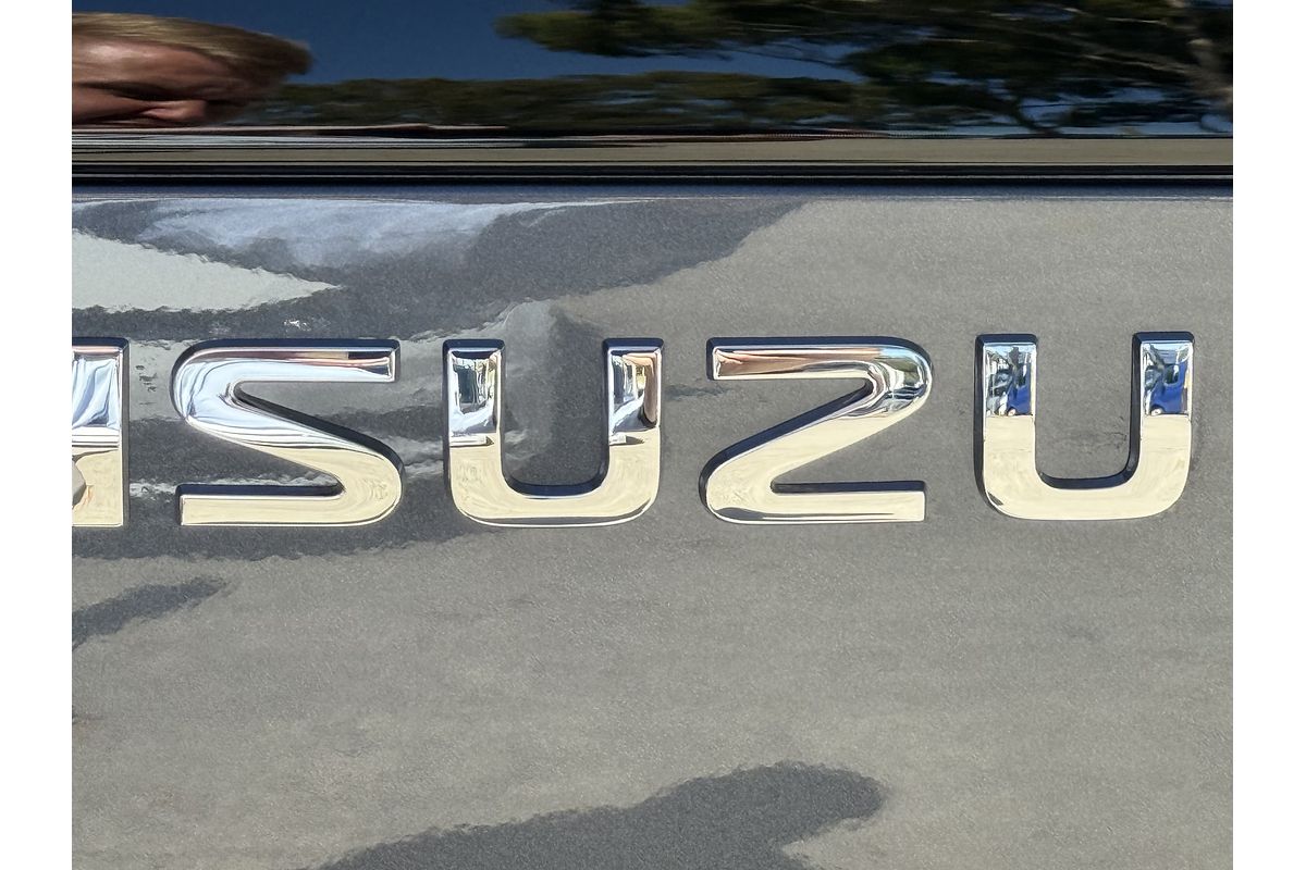 2025 Isuzu MU-X LS-T