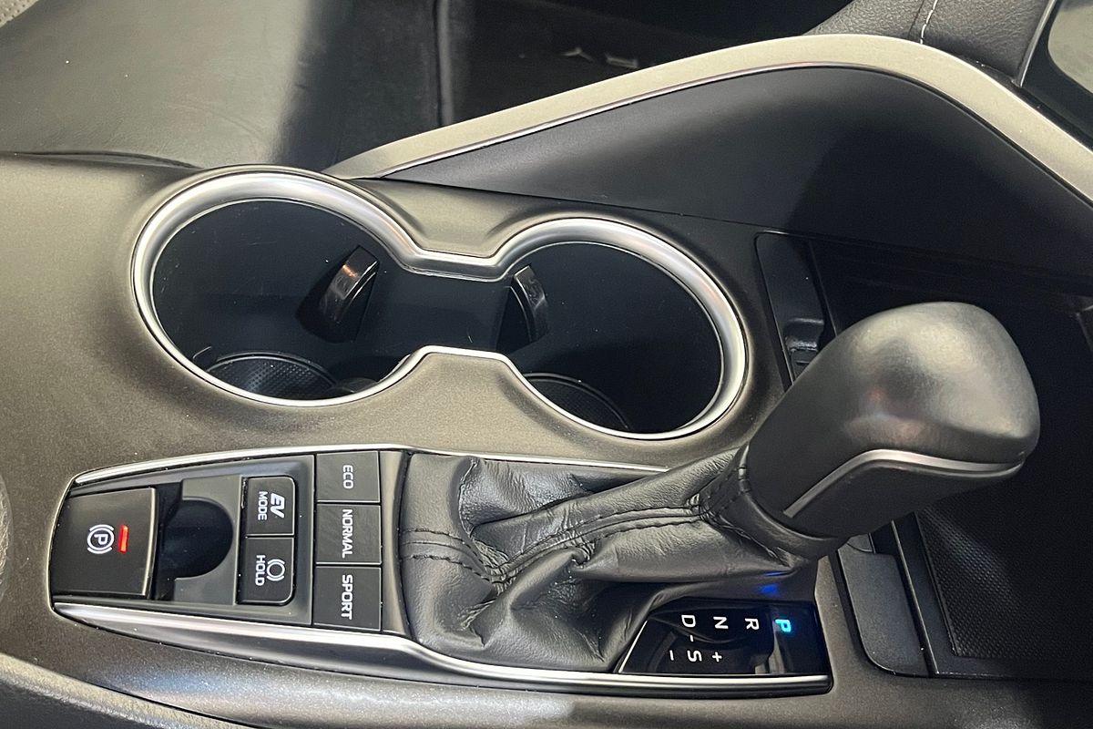 2023 Toyota Camry SX AXVH70R