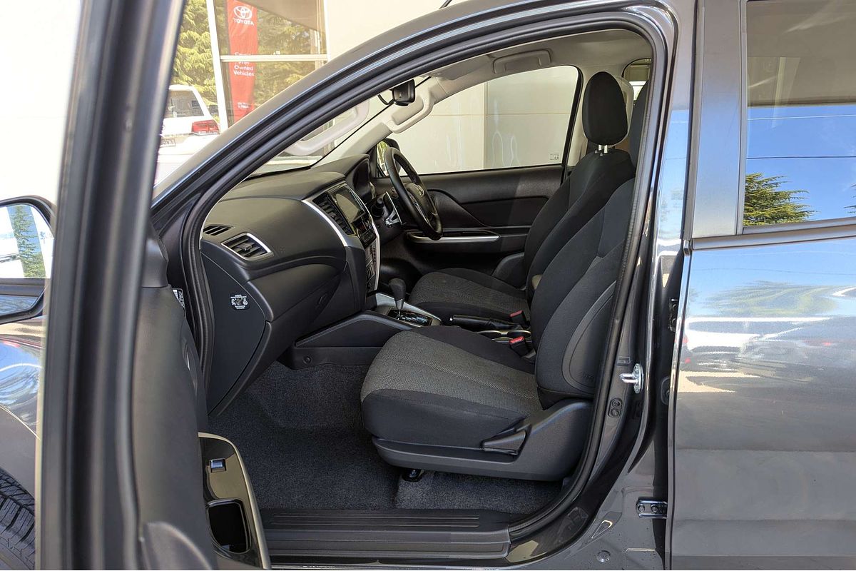 2023 Mitsubishi Triton GLS MR 4X4