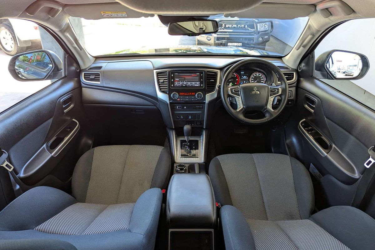 2023 Mitsubishi Triton GLS MR 4X4