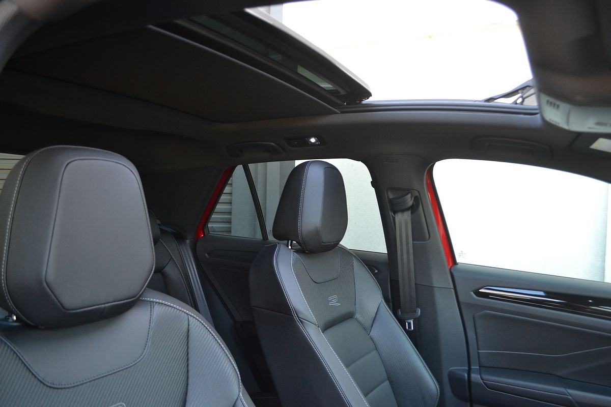 2022 Volkswagen T-Roc 140TSI R-Line D11