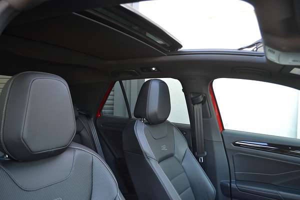 2022 Volkswagen T-Roc 140TSI R-Line D11