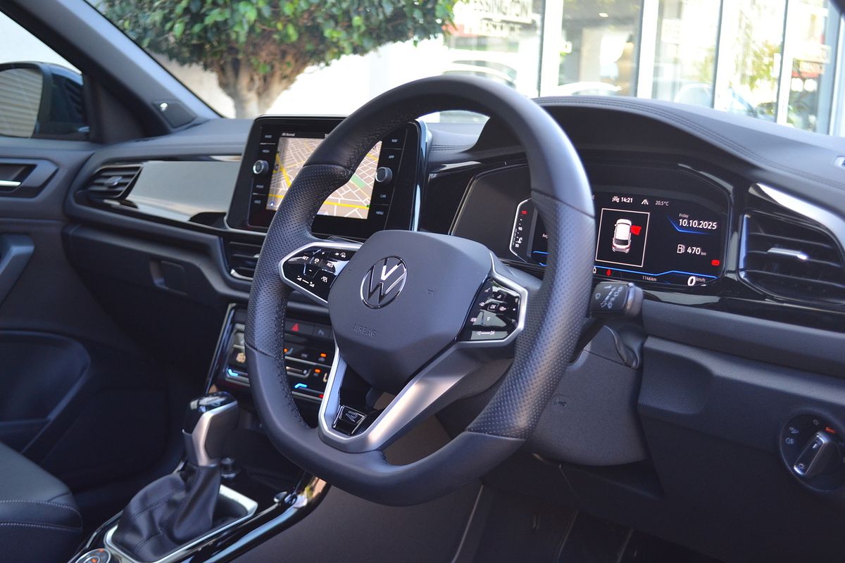 2022 Volkswagen T-Roc 140TSI R-Line D11