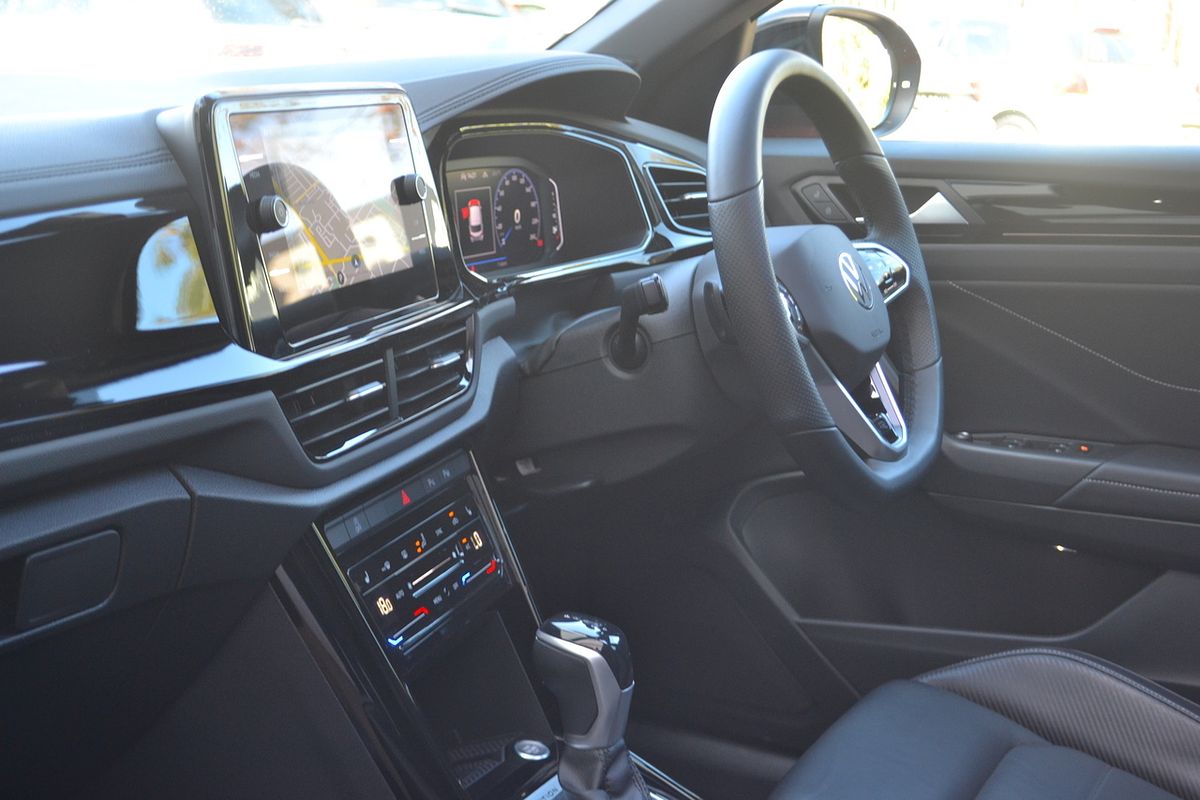 2022 Volkswagen T-Roc 140TSI R-Line D11