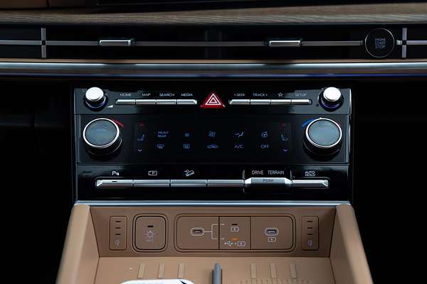 2025 Hyundai Santa Fe Calligraphy MX5.V2