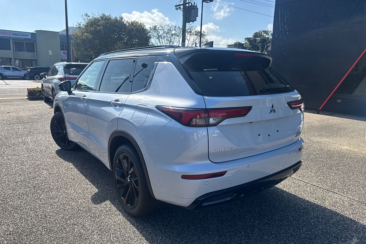 2024 Mitsubishi Outlander PHEV GSR ZM