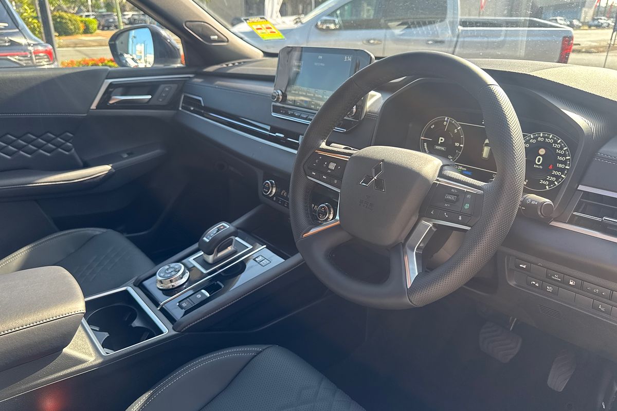2024 Mitsubishi Outlander PHEV GSR ZM
