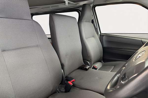 2019 Toyota Hiace Long DX 4WD