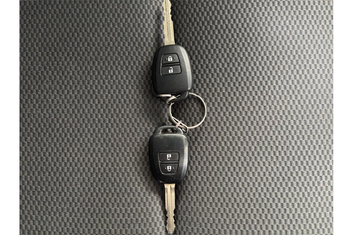 2019 Toyota Hiace Long DX 4WD