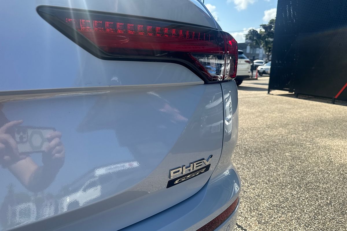 2024 Mitsubishi Outlander PHEV GSR ZM