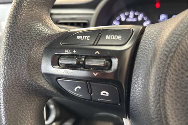 2017 Kia Rio S YB