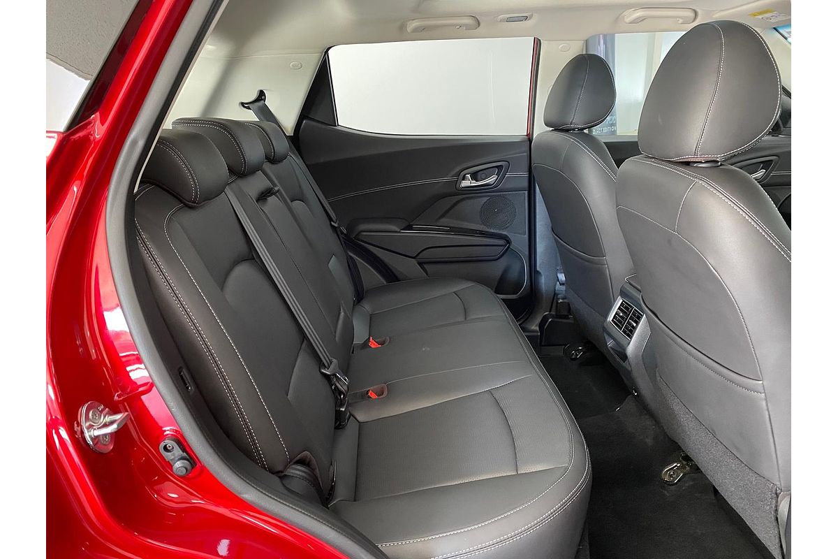 2025 Mahindra XUV3XO AX7L