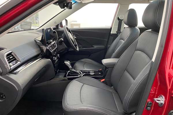 2025 Mahindra XUV3XO AX7L